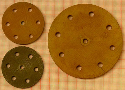 Lochscheiben aus Holz, alt